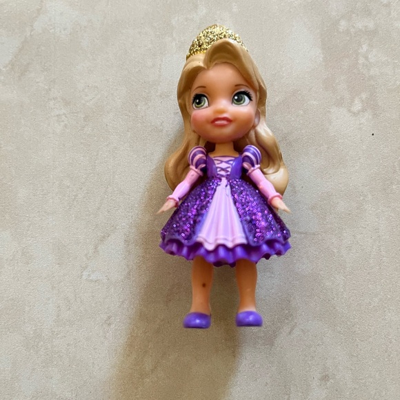 Disney Princess Figurine Collection - Red, Purple, Blue - Picture 6 of 15